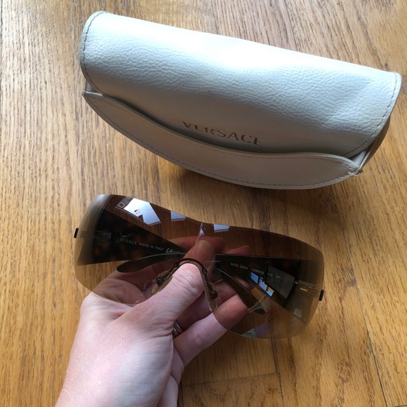 Versace Tortoise Shell Sunglasses 2054 - Picture 7 of 8